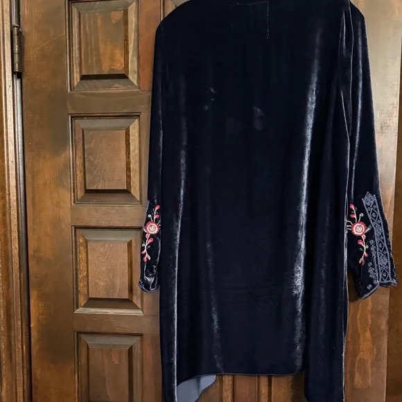 Johnny Was Blue Embroidered Top - Picture 3 of 7